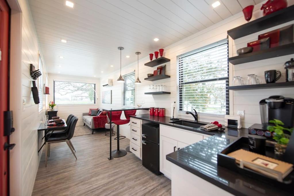 Bellmead The Merlot House-Container Home 12 Min To Magnolia מראה חיצוני תמונה